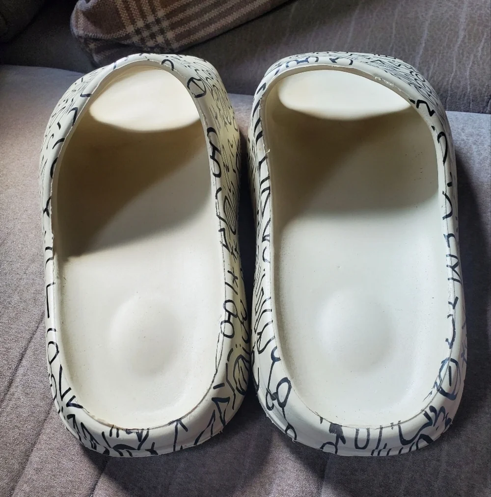Crème (Grafitti) FashionSlides Size 44-45 (Unisex)